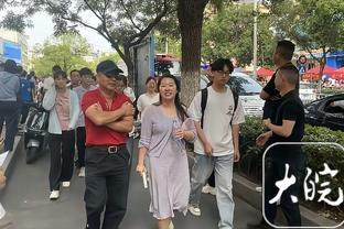 这态度❓拉什福德后场慢悠悠逼抢，被过掉后直接开始散步？